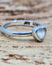 Load image into Gallery viewer, Hjartsláttur
